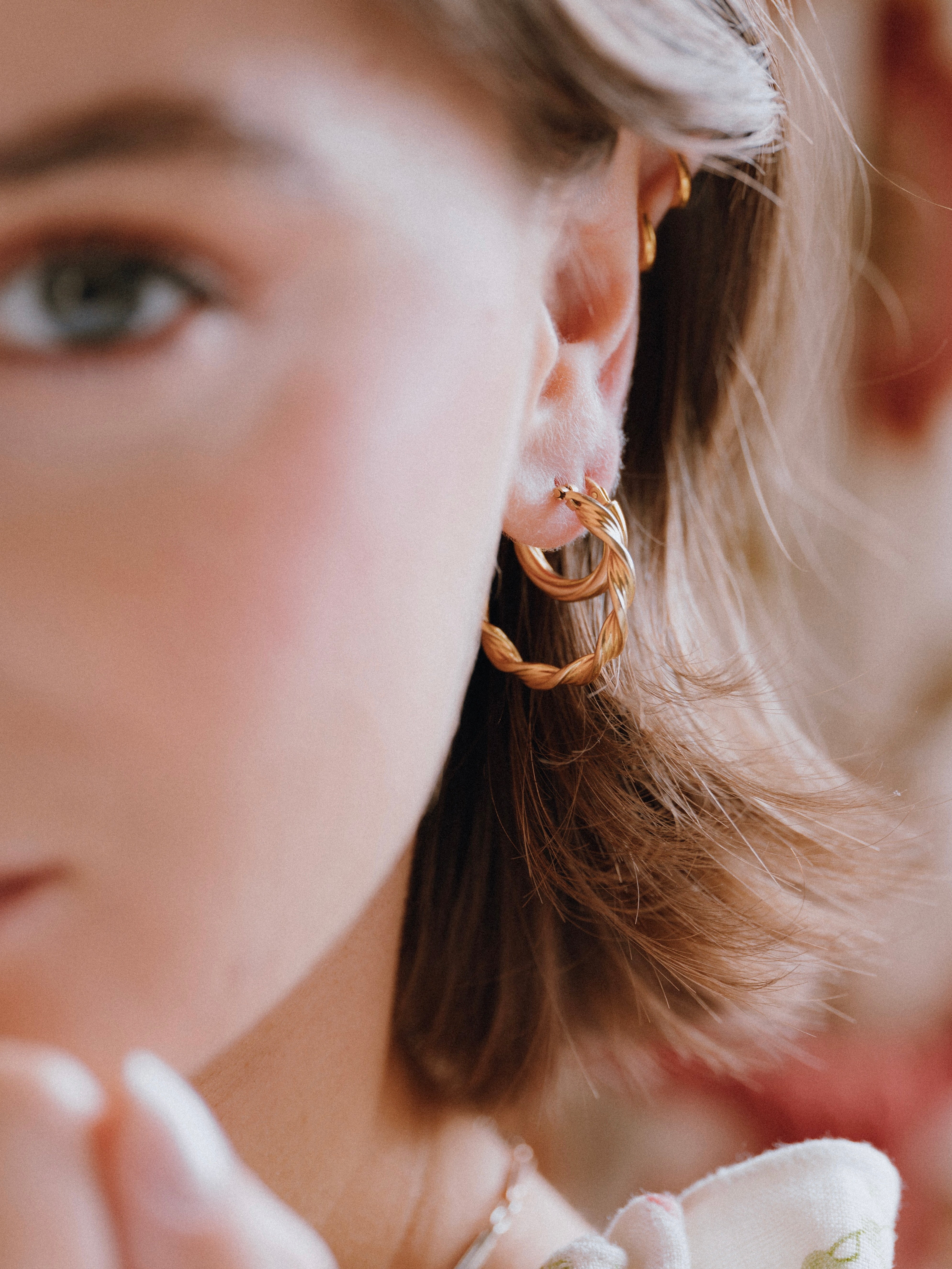 Gold Twist Hoops - 26mm