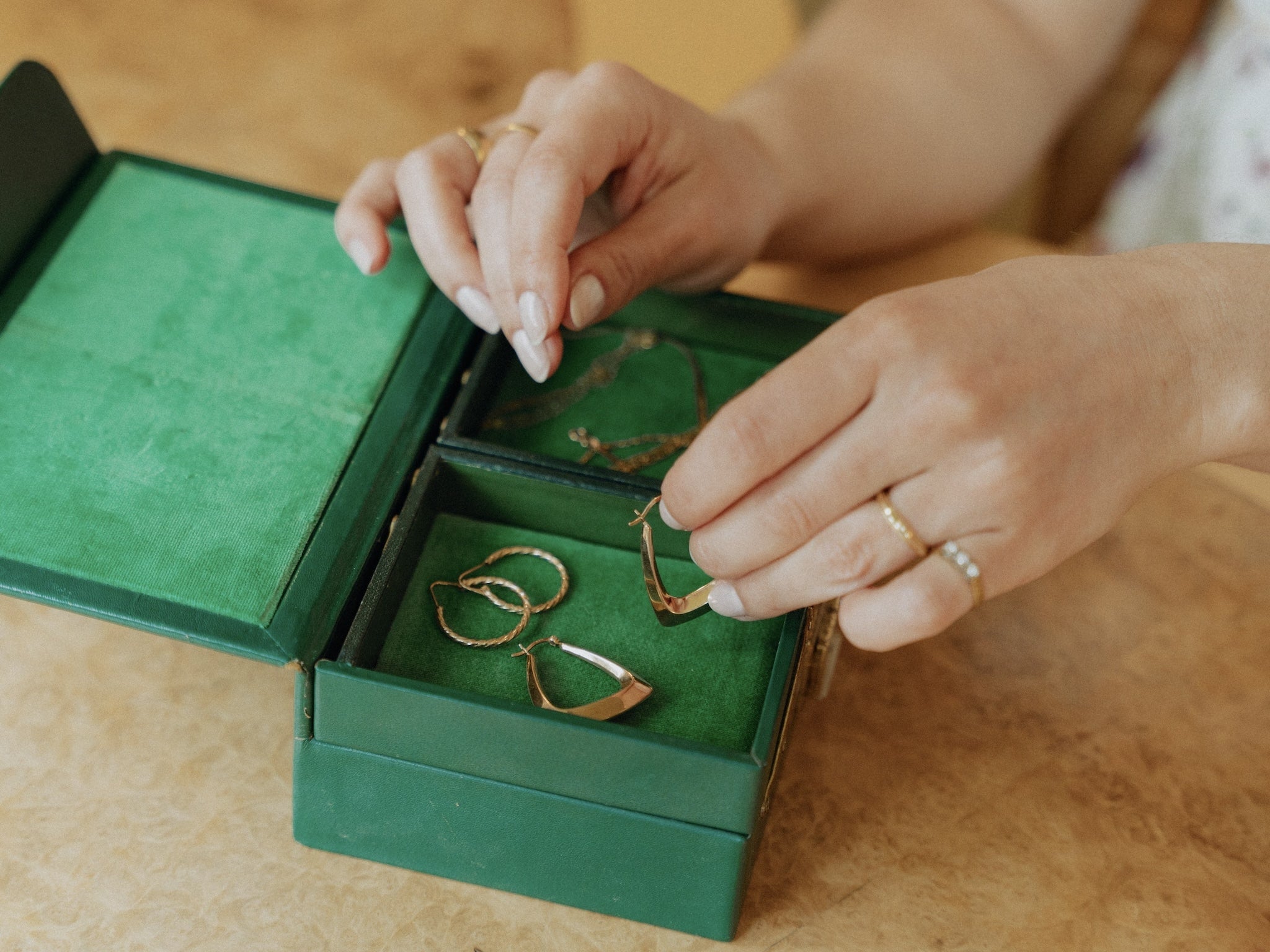 Vintage Green Cantilever Box