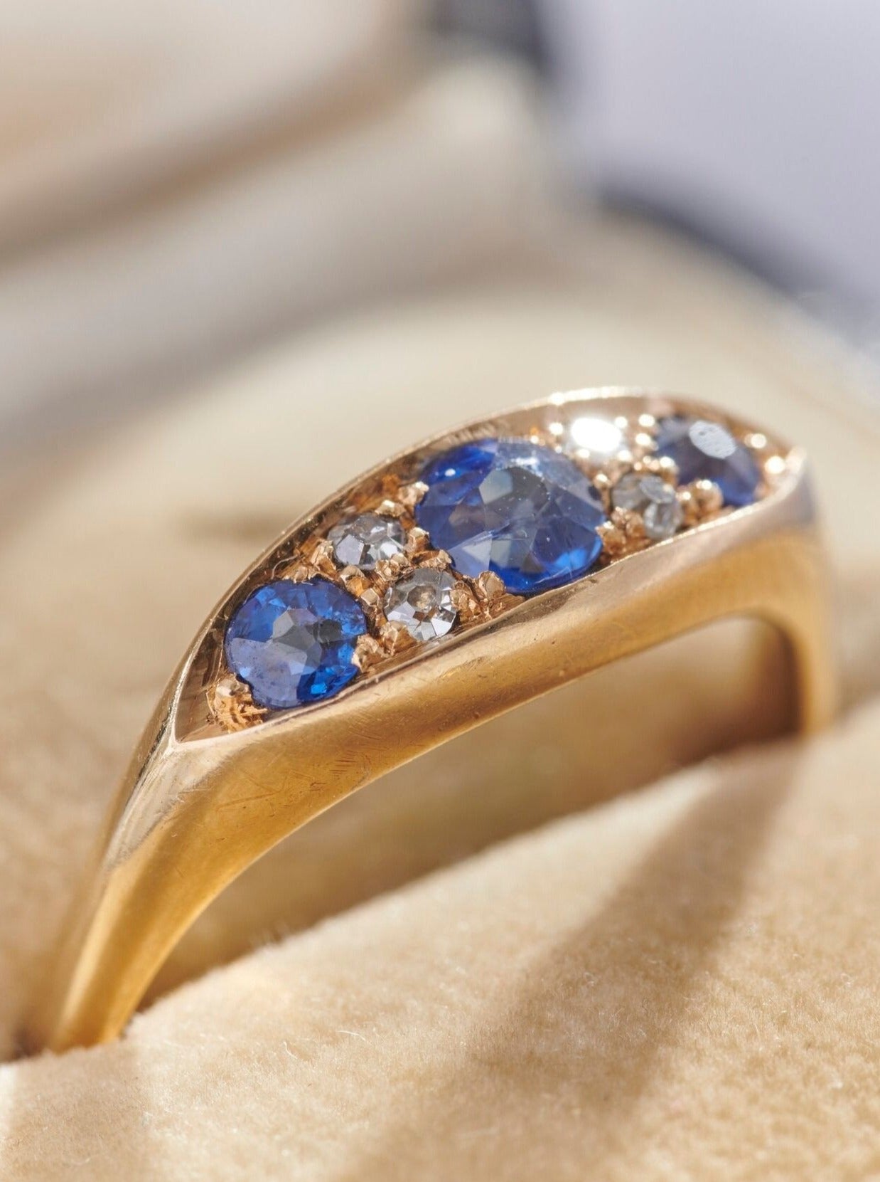 Antique Sapphire & Diamond Ring