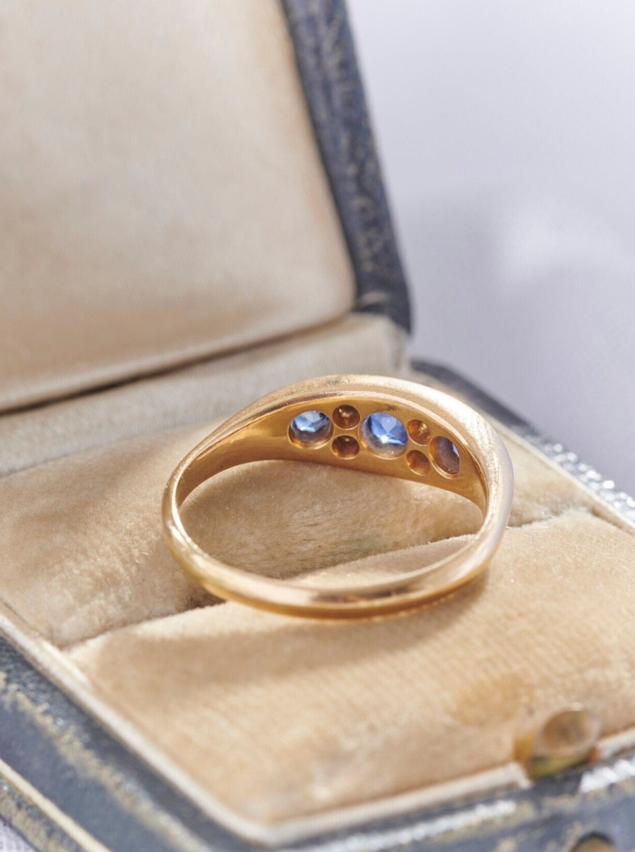 Antique Sapphire & Diamond Ring