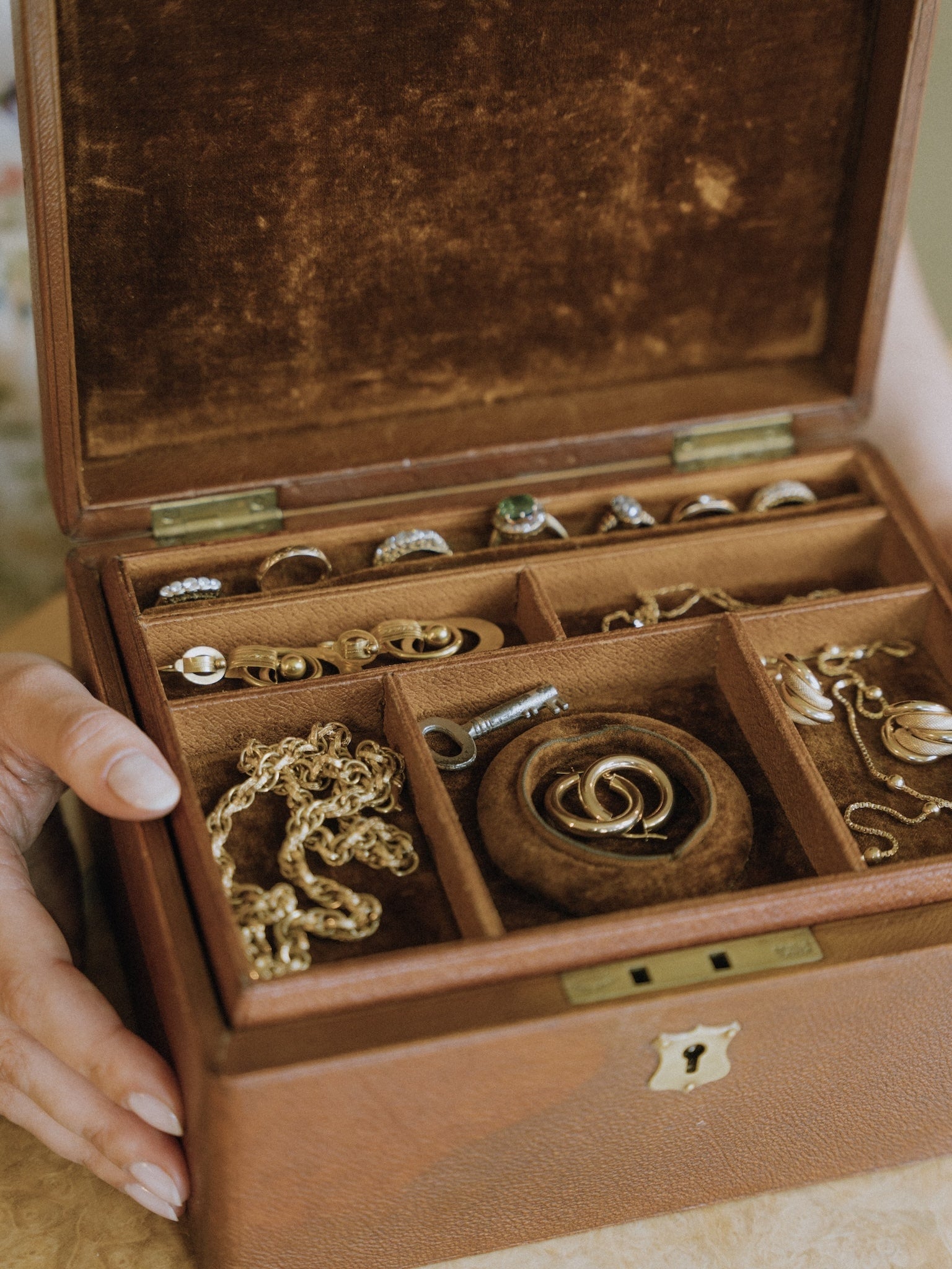 Vintage Caramel Leather Box