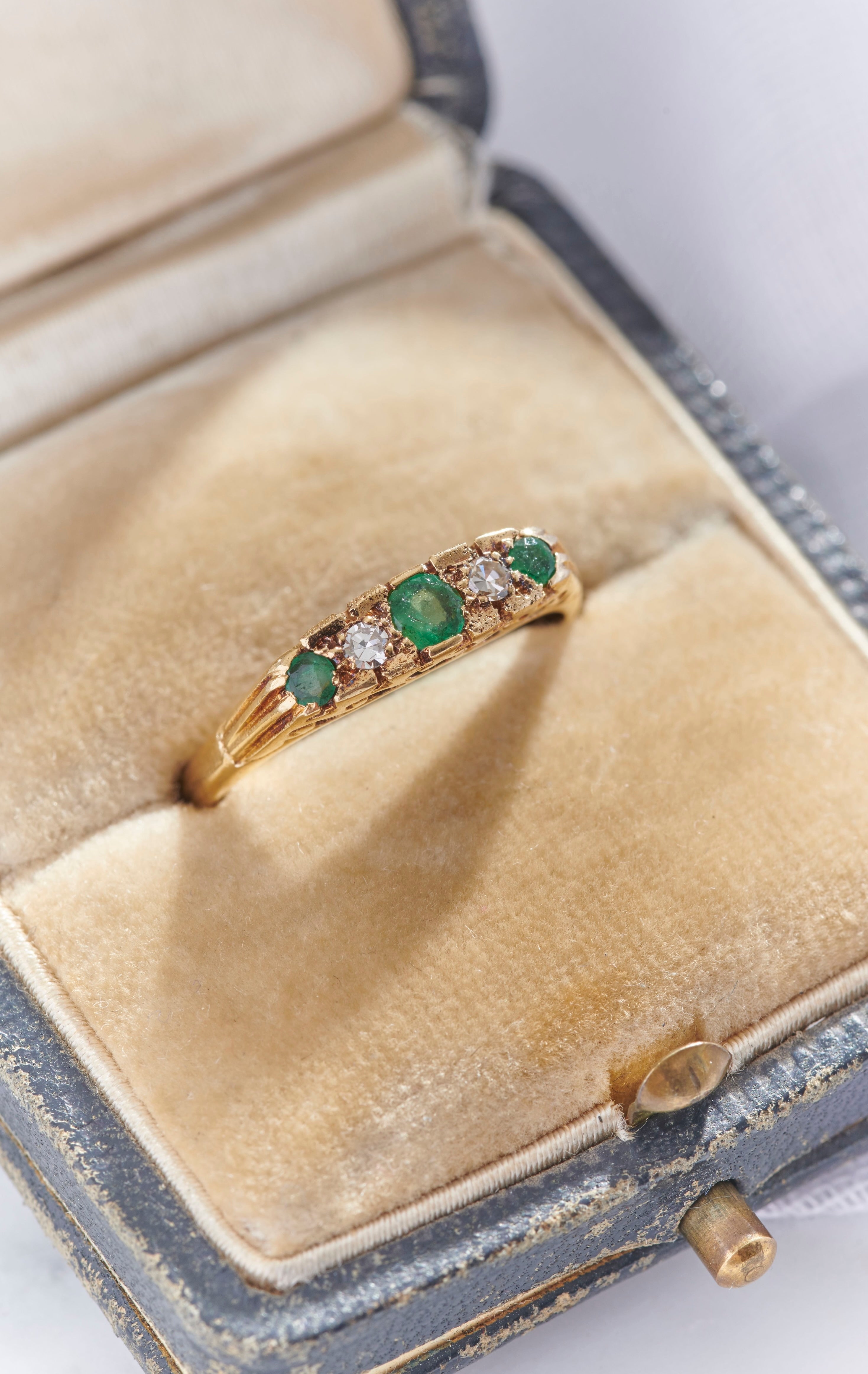 Vintage Emerald & Diamond Ring