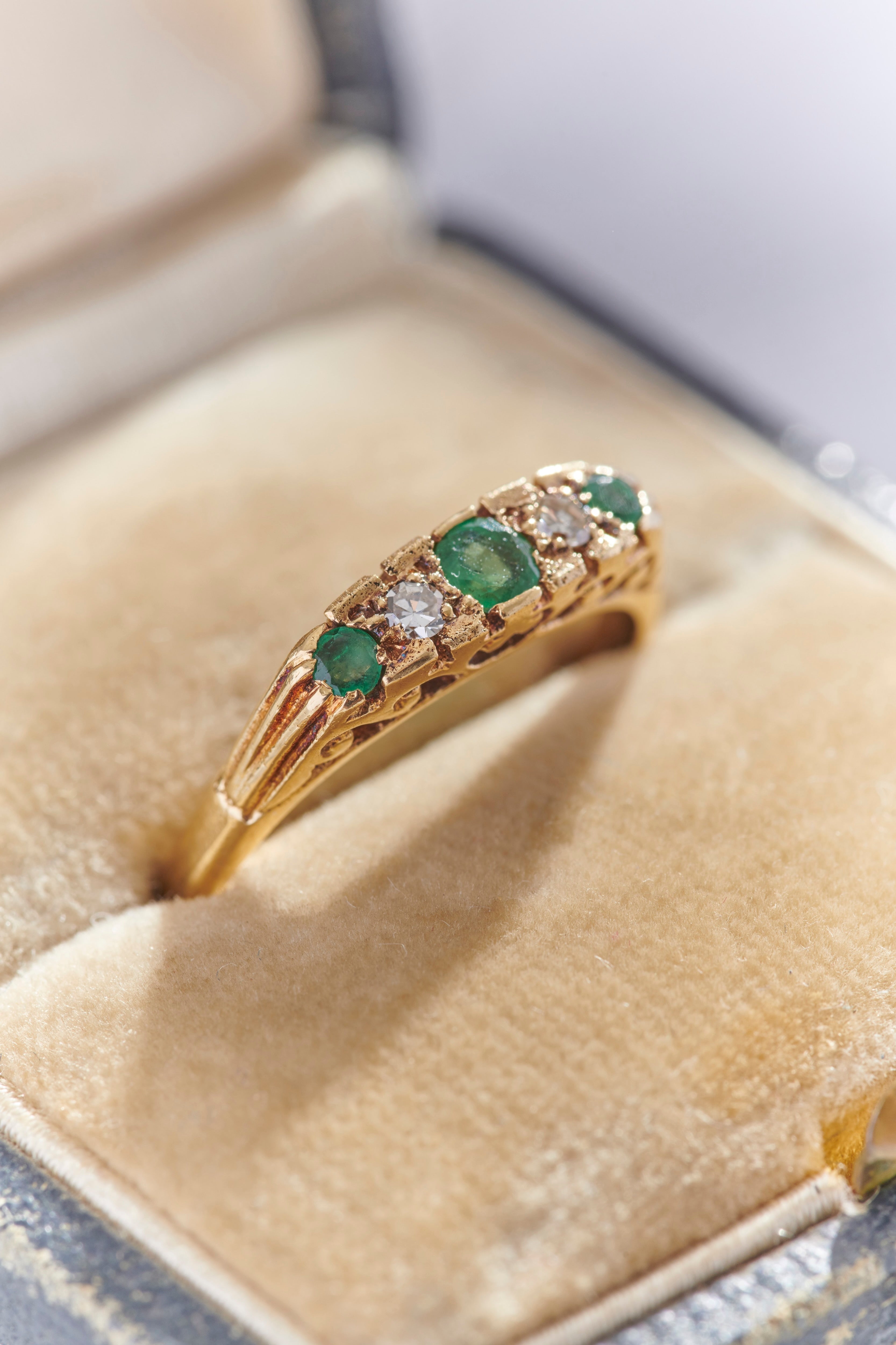 Vintage Emerald & Diamond Ring